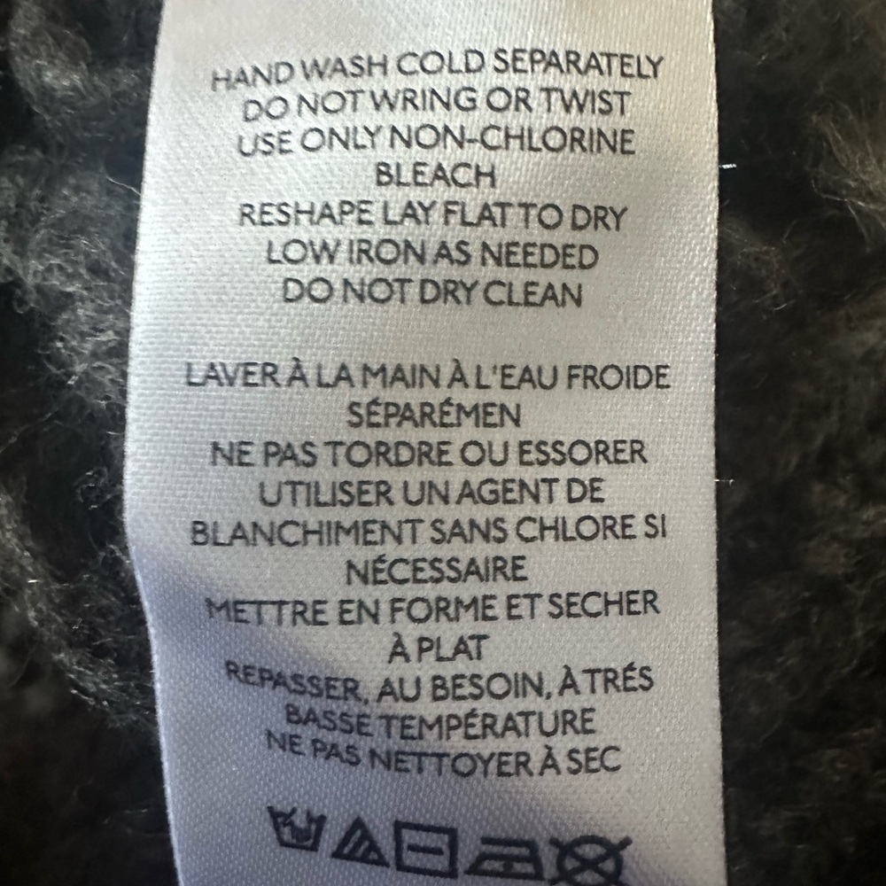 NWOT Urban Outfitters Gray Sweater- Small - Picture 6 of 7